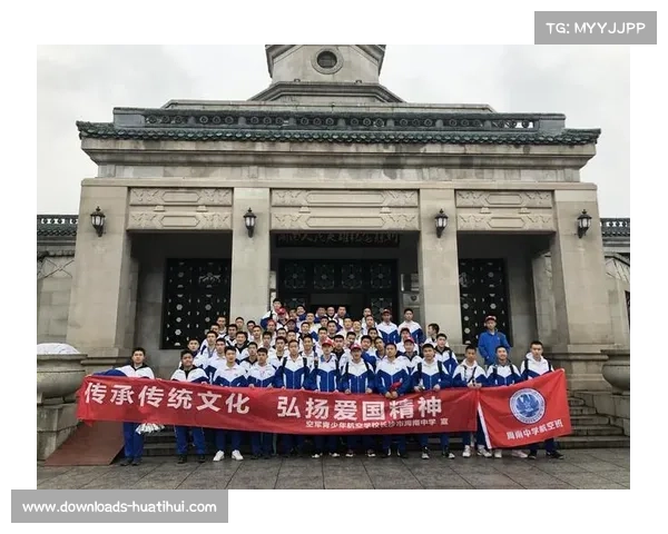 白眉拳非遗传承人徐建勇亲授刚猛拳法 助力青少年传承拳艺精神 白眉拳非遗传承人徐建勇亲授刚猛拳法 助力青少年传承拳艺精神